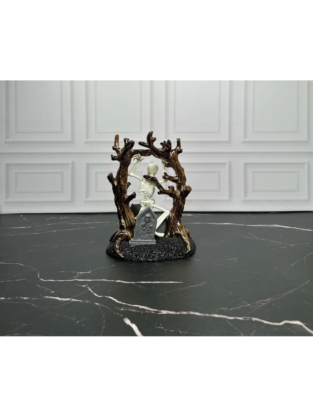 Bath & Body Works Halloween Skeleton Graveyard Decoration 3 Wick Candle Holder